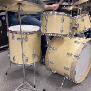 LUDWIG 1970’s Classic Series (3-ply Maple – White Cortex)